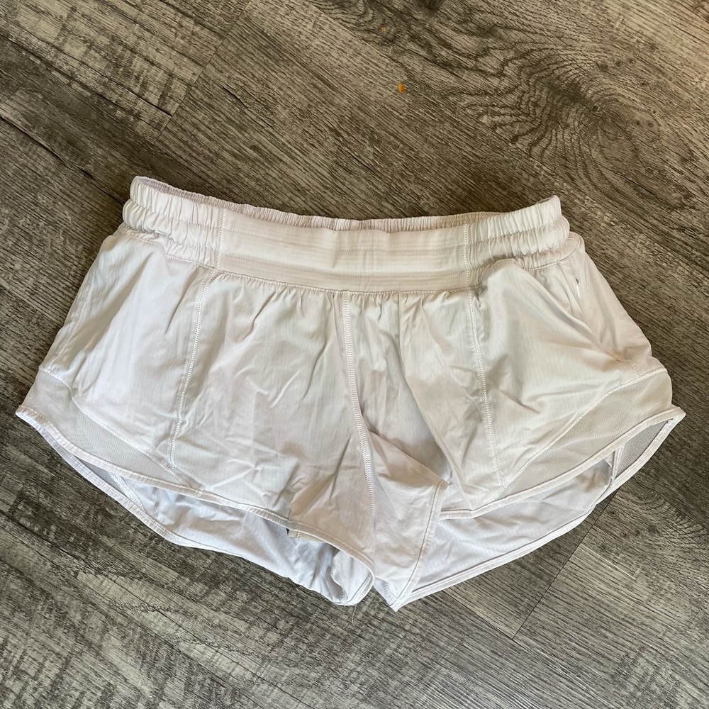 Lululemon Hotty hot short 2”
